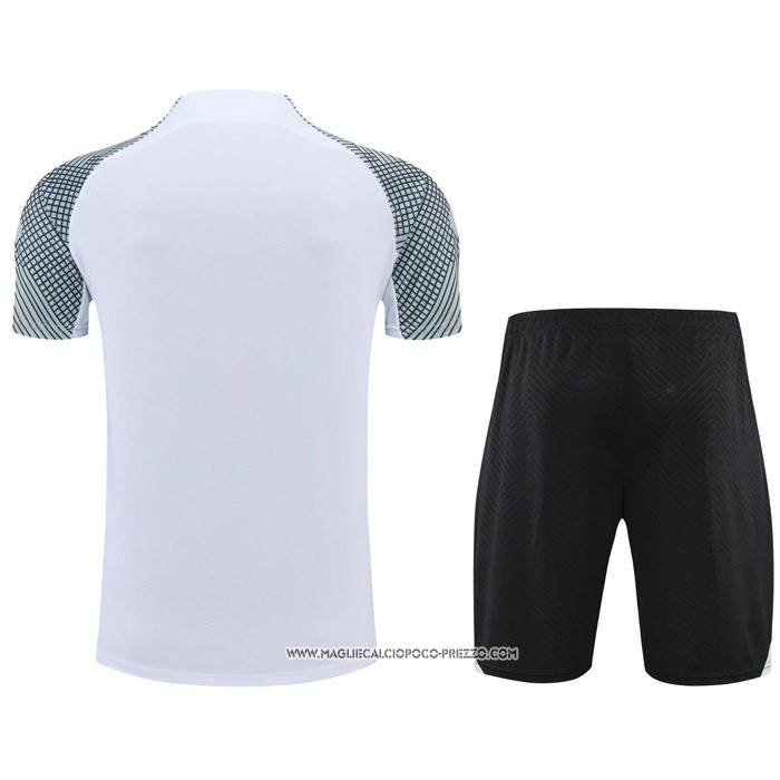 Tuta da Track
 Liverpool 22-23 Manica Corta
 Bianco
 - Pantaloncini
